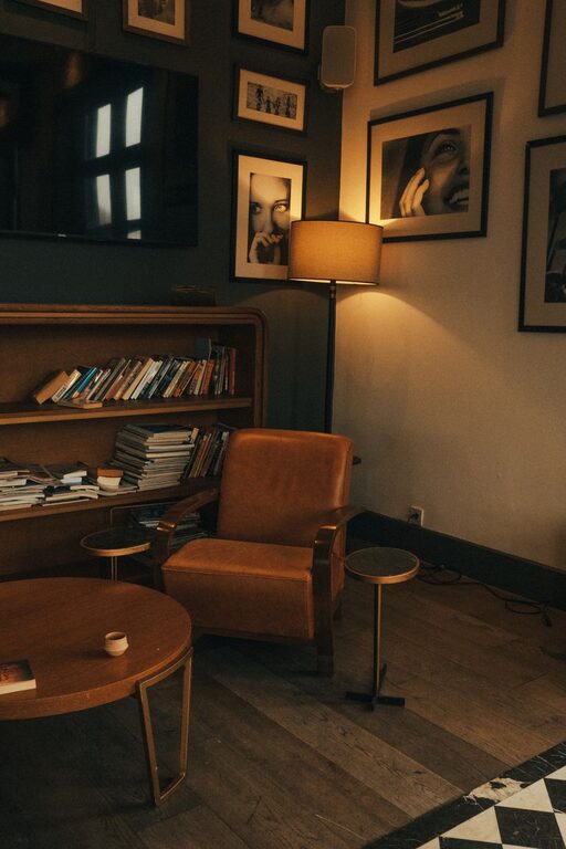 Tips for Creating a Cozy and Inviting Reading Nook in Your Home